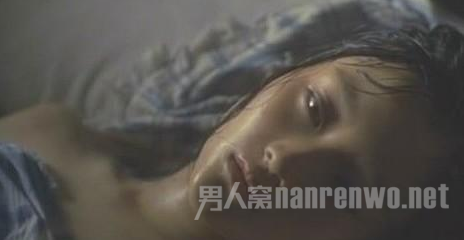 李小璐喂奶照网络疯传 D杯李小璐喂奶验真胸