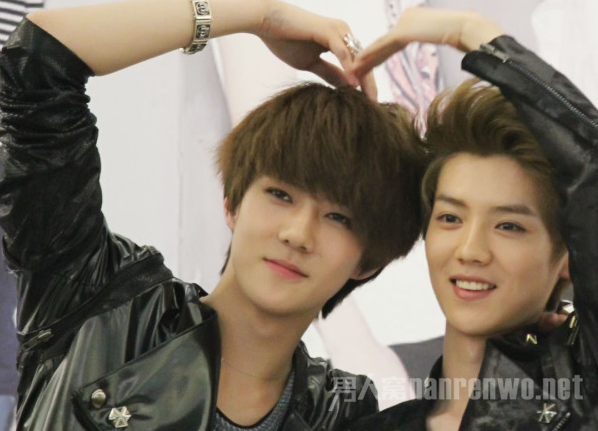 吴世勋鹿晗竟然是一对同性恋 吴世勋鹿晗亲密