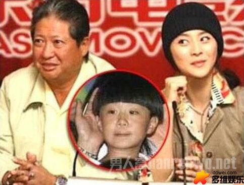 范丞丞洪金宝对比照惊人相似 范丞丞是范冰冰