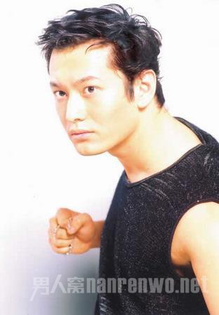 黄晓明整容肉脸照曝光 黄晓明整容前后差距大