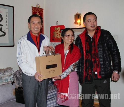 2016年给老师拜年短信大全 良师益友送上最美