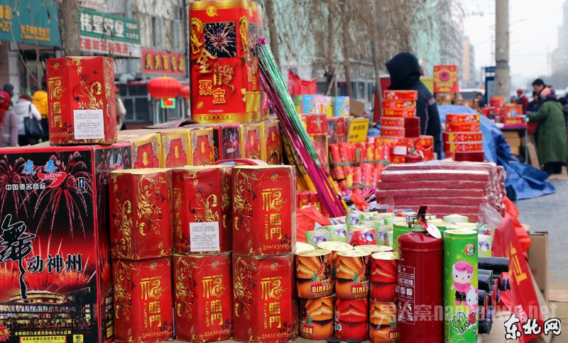 2016年春节放鞭炮需节制 环保过年人人有责