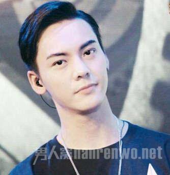 陈伟霆拍戏被撞伤 网友:怎么又是摩托车 - 高唐