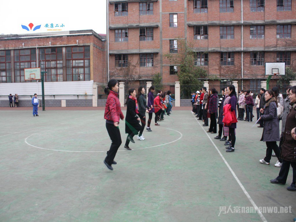 2016年小学庆三八活动方案 培养学生的感恩之