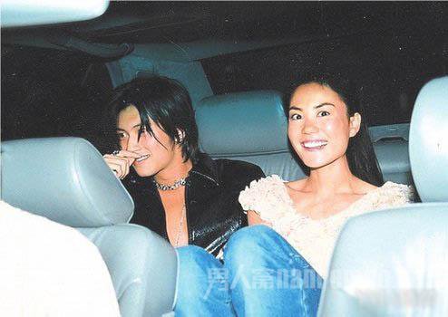 王菲谢霆锋结婚终成定局 年龄相差11岁却依旧