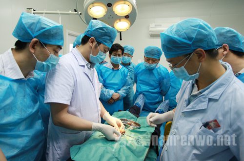 醉了!小伙割包皮手术台上遭加价 1980元变130