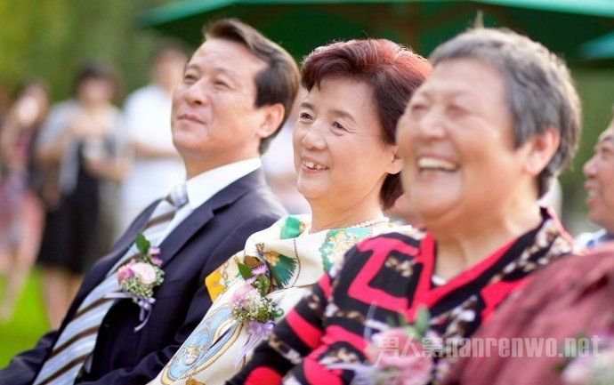 婚礼父母贺词发言稿 新婚佳人创造美好的未来